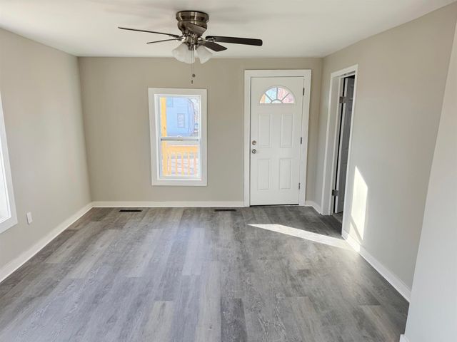 1405 7th Avenue, Belle Plain, IA 52208
