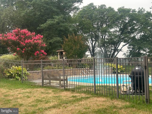 270 HILLTOP VIEW WAY, Elizabethtown, PA 17022
