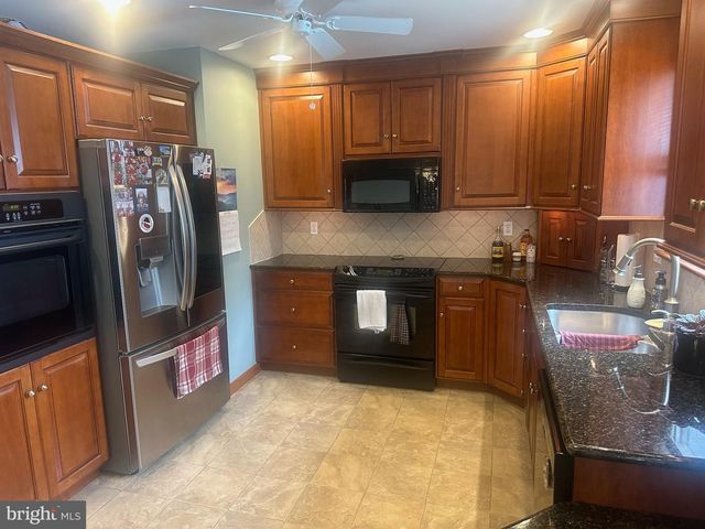 270 HILLTOP VIEW WAY, Elizabethtown, PA 17022