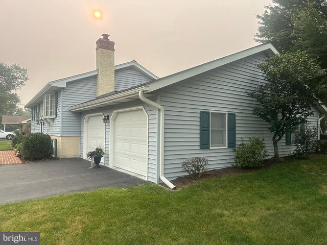 270 HILLTOP VIEW WAY, Elizabethtown, PA 17022