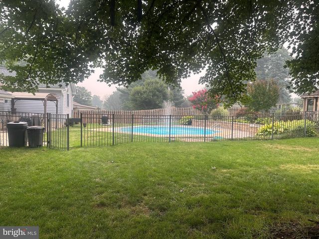 270 HILLTOP VIEW WAY, Elizabethtown, PA 17022
