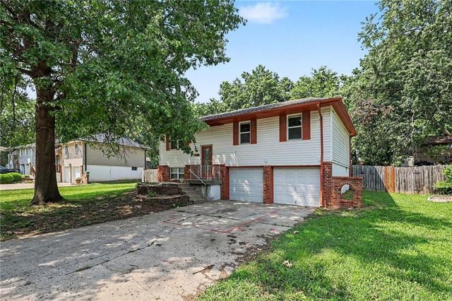 1110 R D Mize Road, Grain Valley, MO 64029