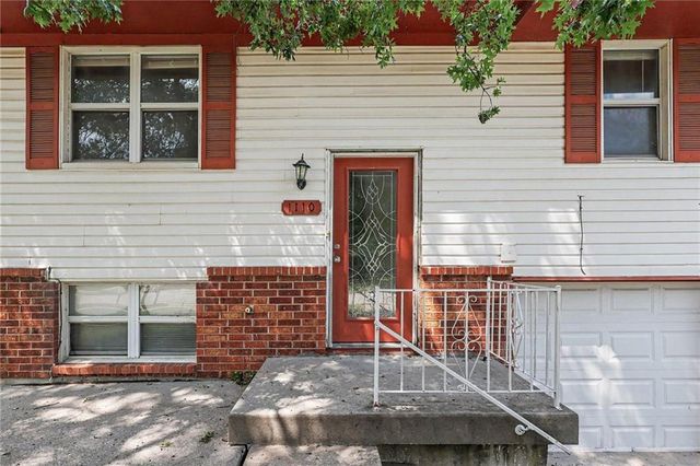 1110 R D Mize Road, Grain Valley, MO 64029