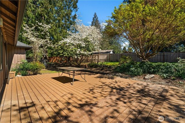 25306 212th Place SE, Maple Valley, WA 98038