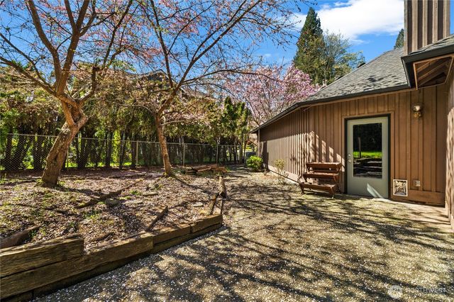 25306 212th Place SE, Maple Valley, WA 98038