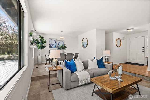 25306 212th Place SE, Maple Valley, WA 98038