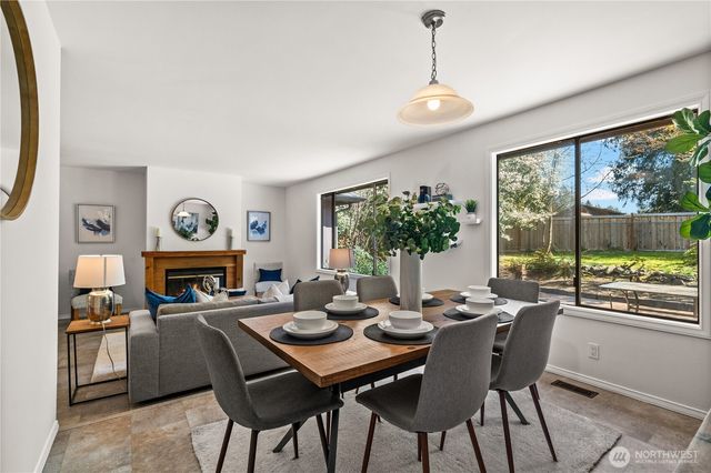 25306 212th Place SE, Maple Valley, WA 98038