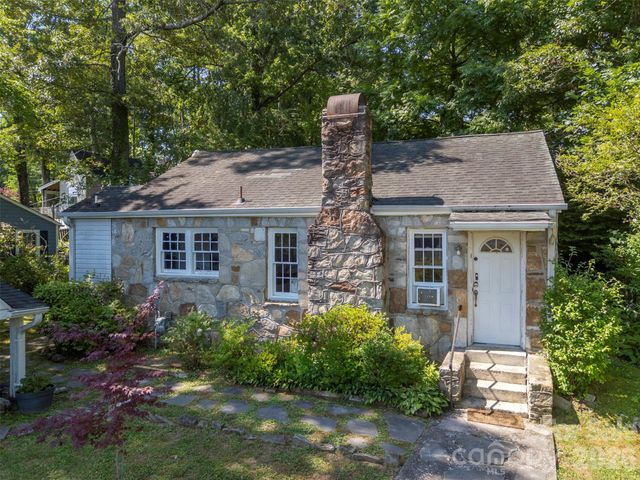 720 Sylvan Boulevard, Hendersonville, NC 28791