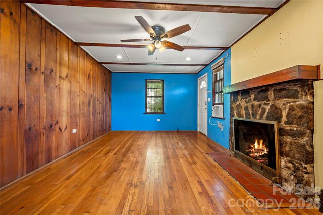 720 Sylvan Boulevard, Hendersonville, NC 28791