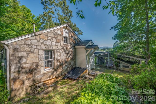 720 Sylvan Boulevard, Hendersonville, NC 28791