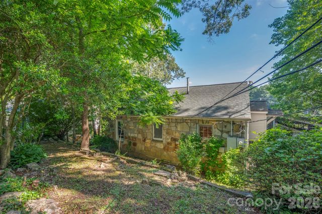 720 Sylvan Boulevard, Hendersonville, NC 28791