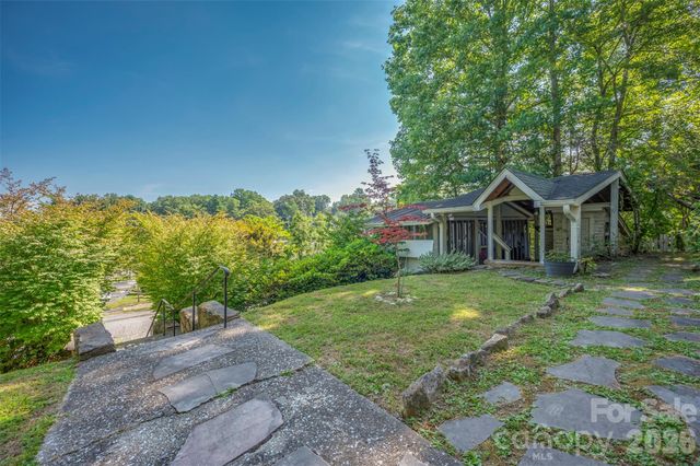 720 Sylvan Boulevard, Hendersonville, NC 28791