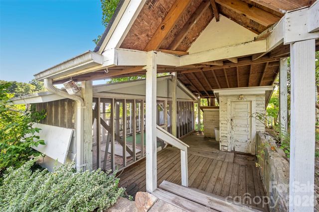 720 Sylvan Boulevard, Hendersonville, NC 28791