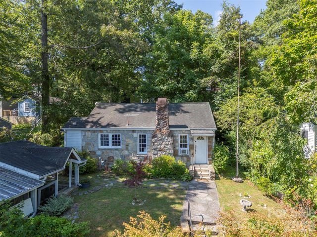 720 Sylvan Boulevard, Hendersonville, NC 28791