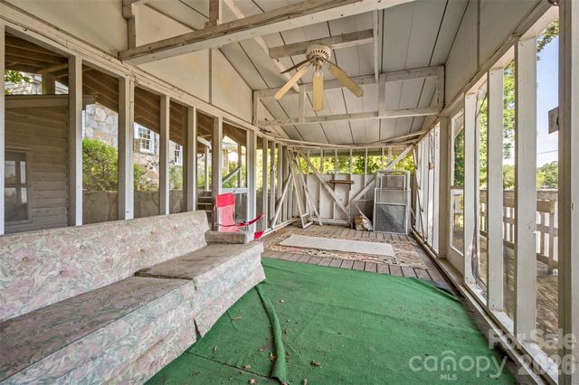 720 Sylvan Boulevard, Hendersonville, NC 28791