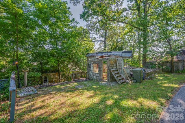 720 Sylvan Boulevard, Hendersonville, NC 28791