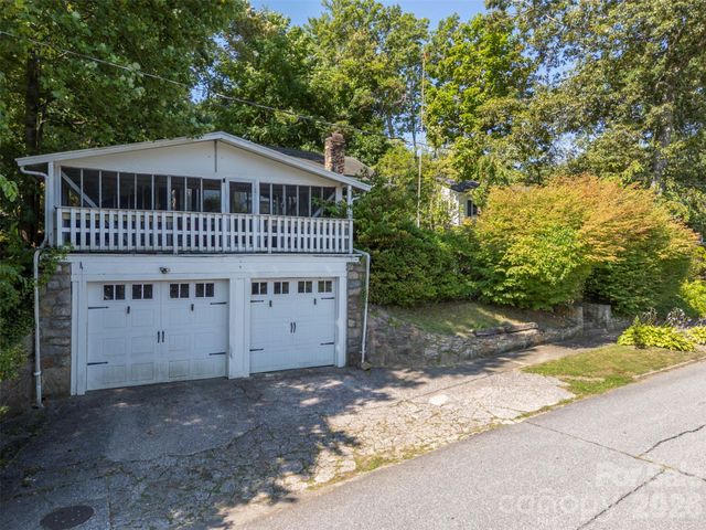 720 Sylvan Boulevard, Hendersonville, NC 28791