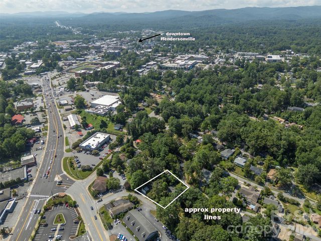 720 Sylvan Boulevard, Hendersonville, NC 28791