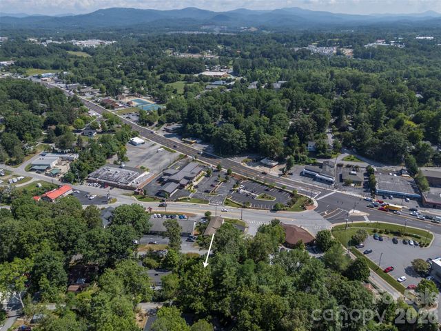 720 Sylvan Boulevard, Hendersonville, NC 28791