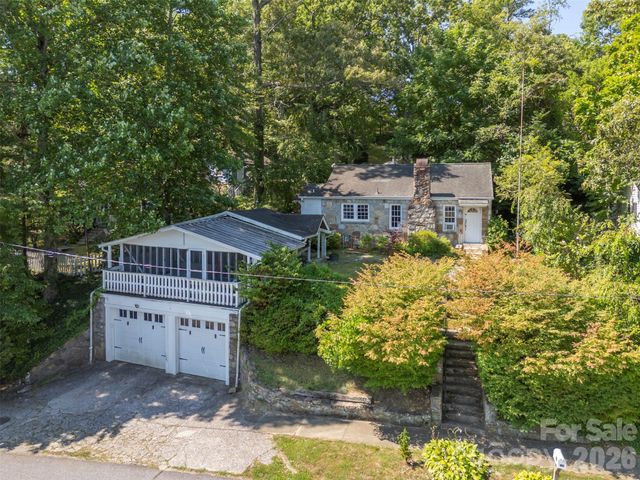 720 Sylvan Boulevard, Hendersonville, NC 28791