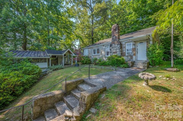 720 Sylvan Boulevard, Hendersonville, NC 28791
