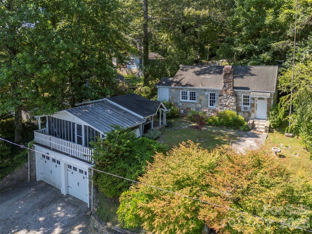 720 Sylvan Boulevard, Hendersonville, NC 28791