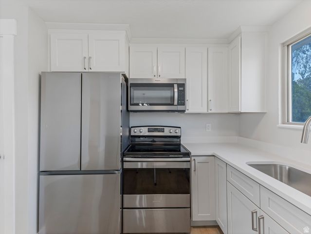 1384 E SUDBURY AVE, Sandy, UT 84093