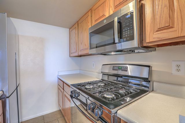 12009 Stilwell Drive NE APT B, Albuquerque, NM 87112