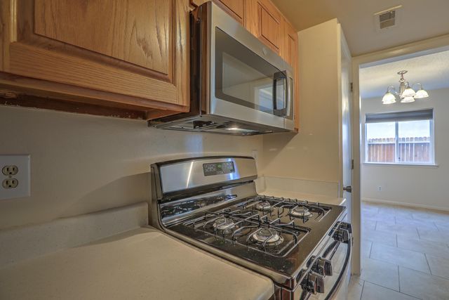 12009 Stilwell Drive NE APT B, Albuquerque, NM 87112