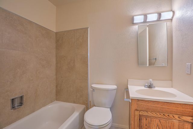 12009 Stilwell Drive NE APT B, Albuquerque, NM 87112