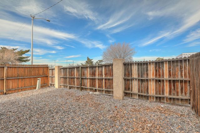 12009 Stilwell Drive NE APT B, Albuquerque, NM 87112