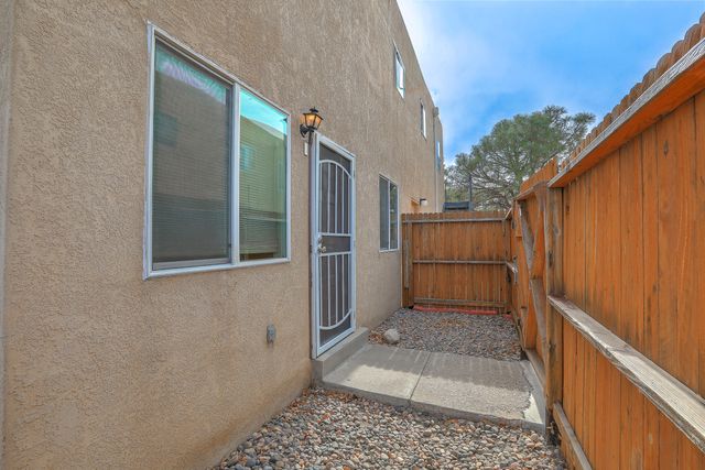 12009 Stilwell Drive NE APT B, Albuquerque, NM 87112