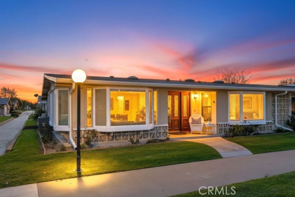 13580 Cedar Crest Lane 110L, Seal Beach, CA 90740