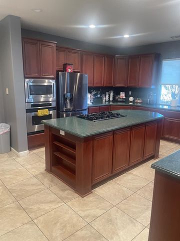 4666 Treasure Ct, Turlock, CA 95382