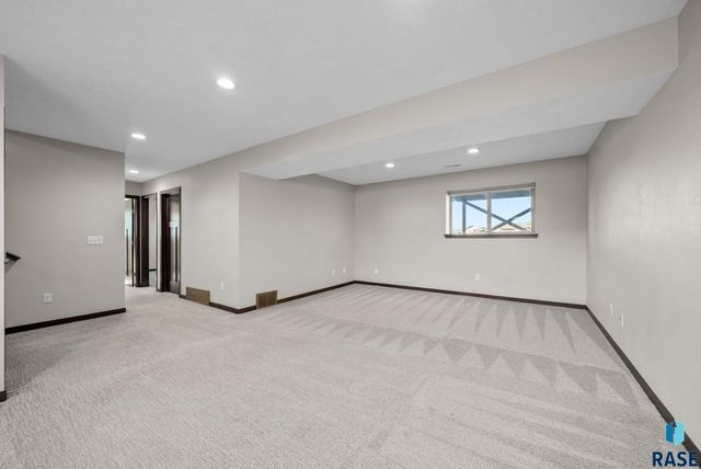 9424 W Liam St Street, Sioux Falls, SD 57106