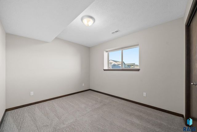 9424 W Liam St Street, Sioux Falls, SD 57106