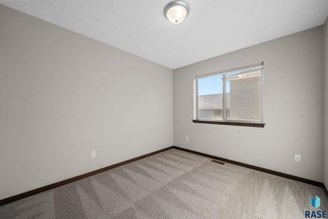 9424 W Liam St Street, Sioux Falls, SD 57106