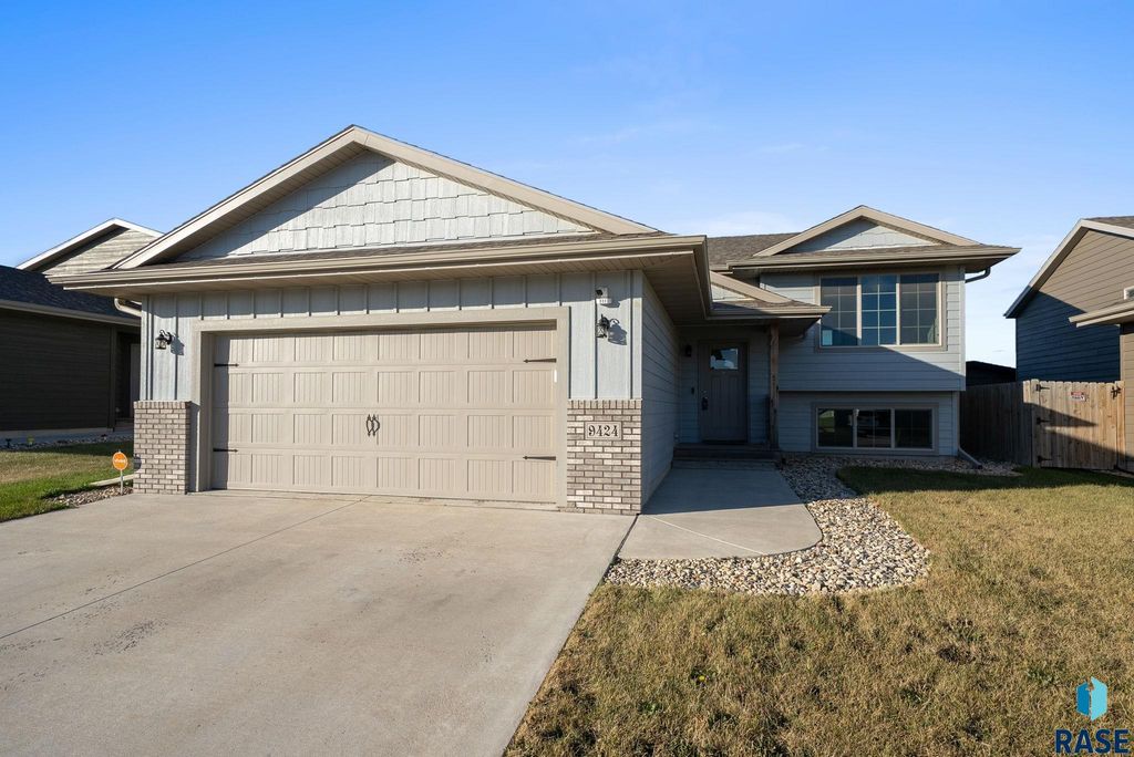 9424 W Liam St Street, Sioux Falls, SD 57106