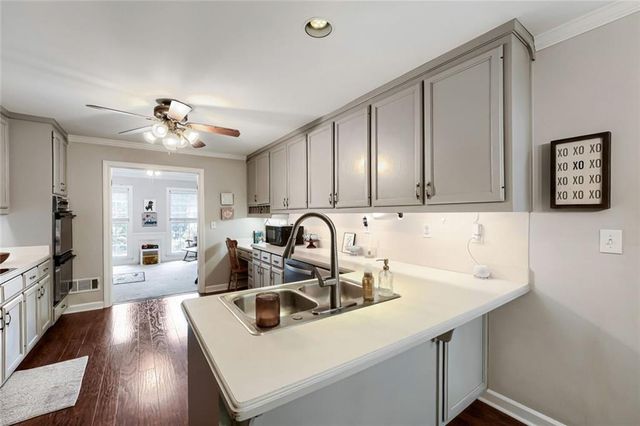 152 Oakwood Hills Drive, Suwanee, GA 30024