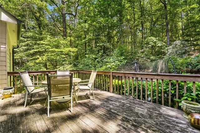 152 Oakwood Hills Drive, Suwanee, GA 30024
