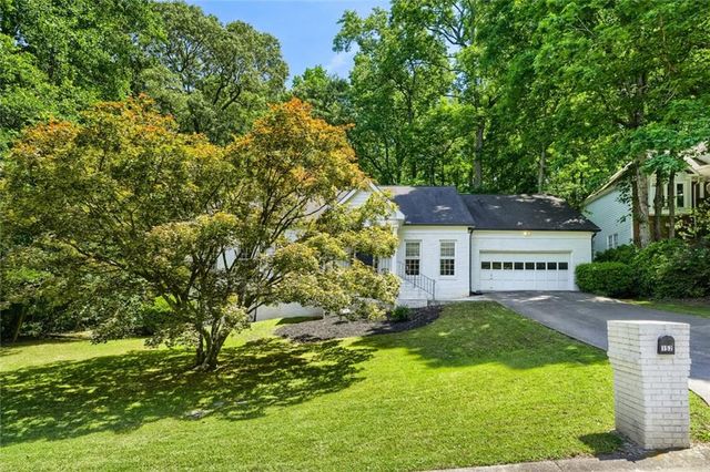 152 Oakwood Hills Drive, Suwanee, GA 30024