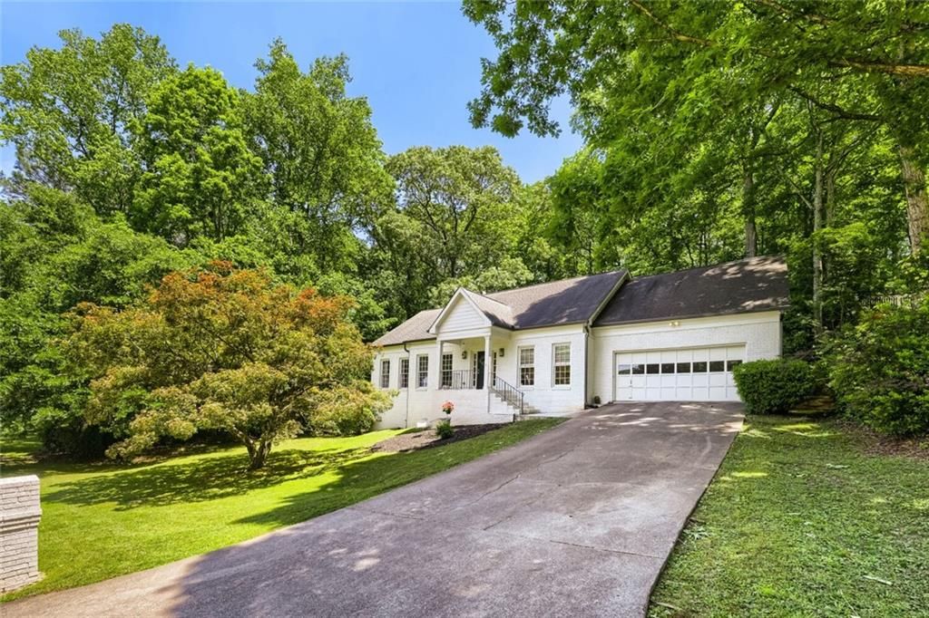 152 Oakwood Hills Drive, Suwanee, GA 30024