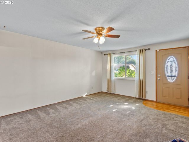 1075 PRINCETON Rd, Woodburn, OR 97071