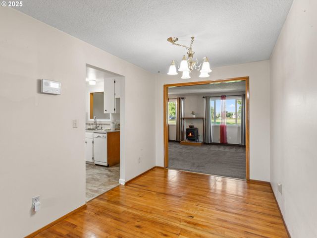 1075 PRINCETON Rd, Woodburn, OR 97071