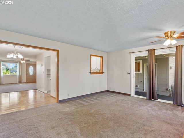 1075 PRINCETON Rd, Woodburn, OR 97071