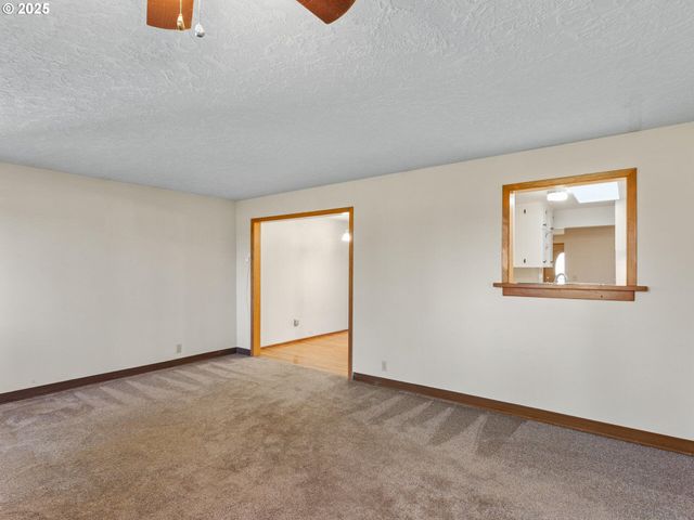 1075 PRINCETON Rd, Woodburn, OR 97071