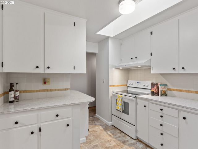 1075 PRINCETON Rd, Woodburn, OR 97071