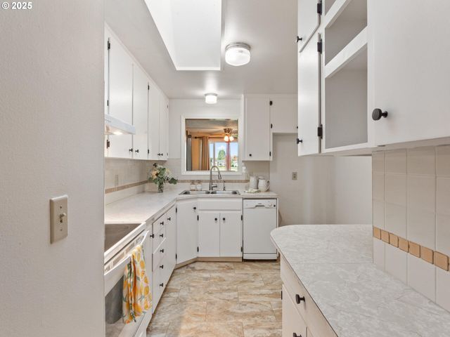 1075 PRINCETON Rd, Woodburn, OR 97071