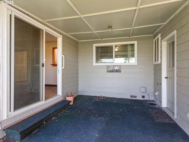 1075 PRINCETON Rd, Woodburn, OR 97071