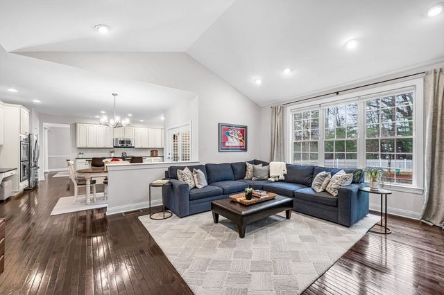 16 York Cir, Walpole, MA 02032